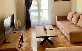 Spacious Apartment Near Panormou Metro